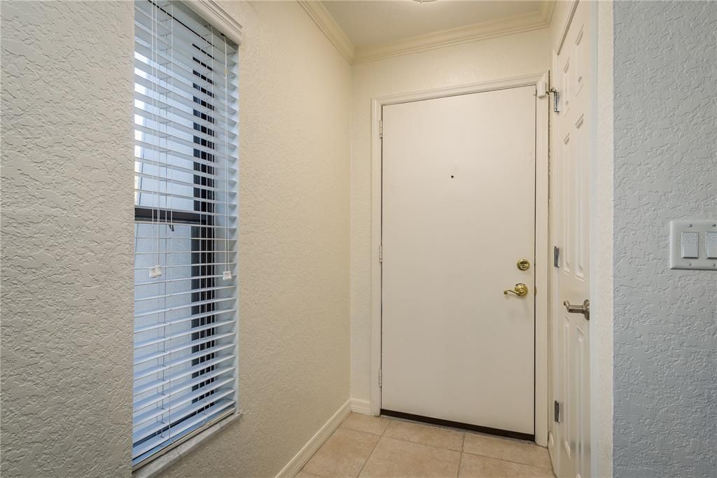 For Sale: $278,999 (2 beds, 2 baths, 1114 Square Feet)