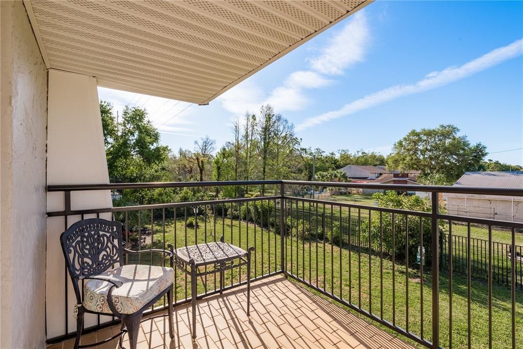 For Sale: $278,999 (2 beds, 2 baths, 1114 Square Feet)