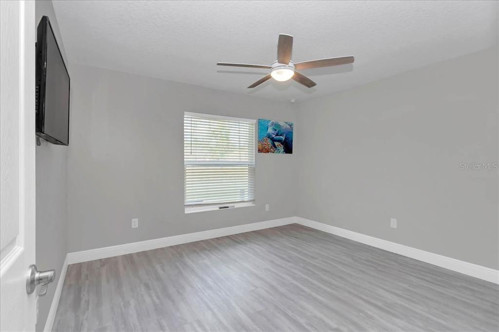 合同活跃: $310,000 (3 贝兹, 2 浴室, 1474 平方英尺)