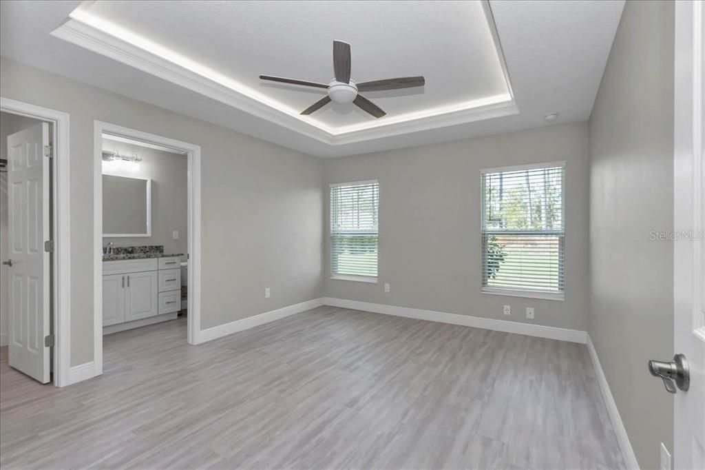 合同活跃: $310,000 (3 贝兹, 2 浴室, 1474 平方英尺)