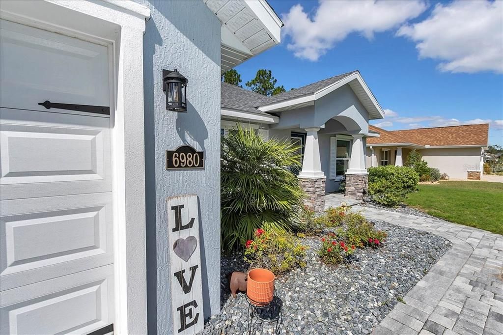 合同活跃: $310,000 (3 贝兹, 2 浴室, 1474 平方英尺)