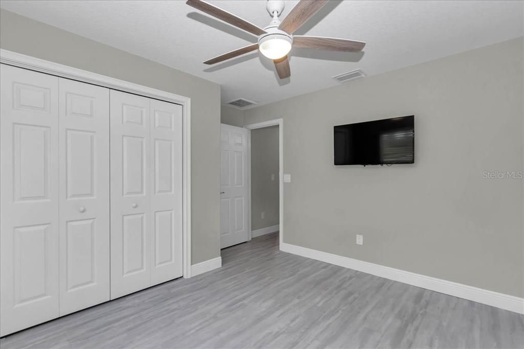 合同活跃: $310,000 (3 贝兹, 2 浴室, 1474 平方英尺)