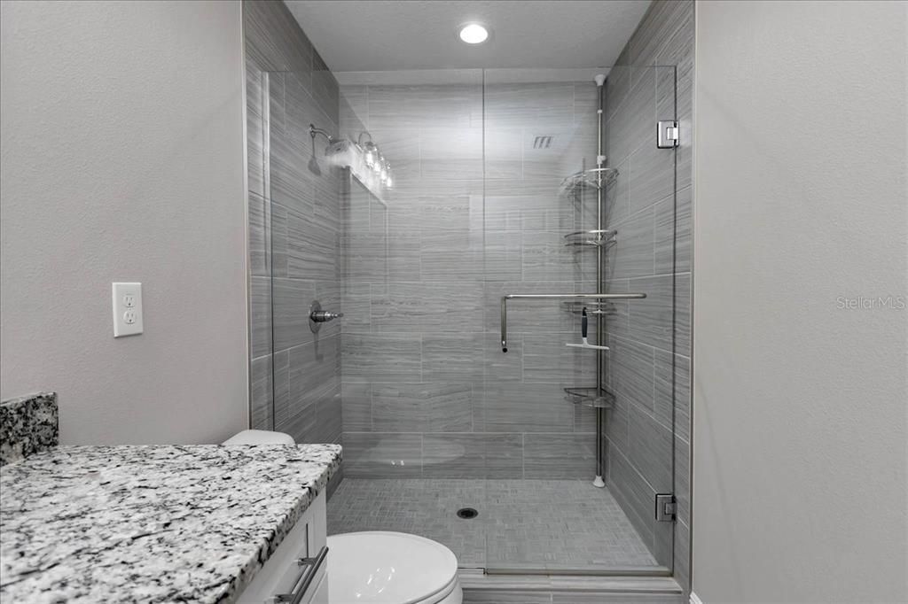 合同活跃: $310,000 (3 贝兹, 2 浴室, 1474 平方英尺)