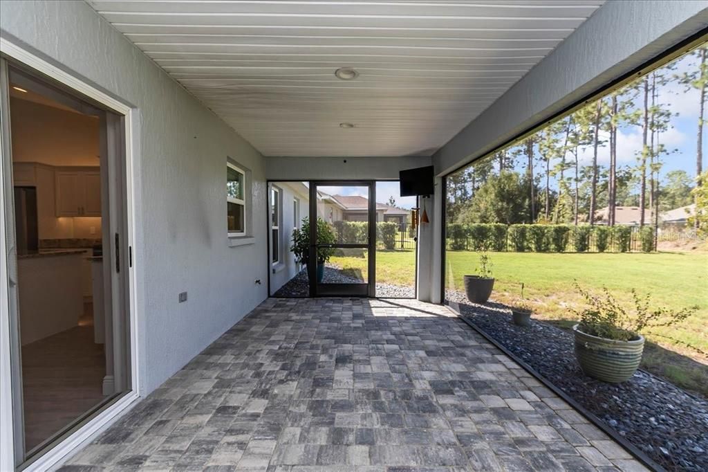 合同活跃: $310,000 (3 贝兹, 2 浴室, 1474 平方英尺)