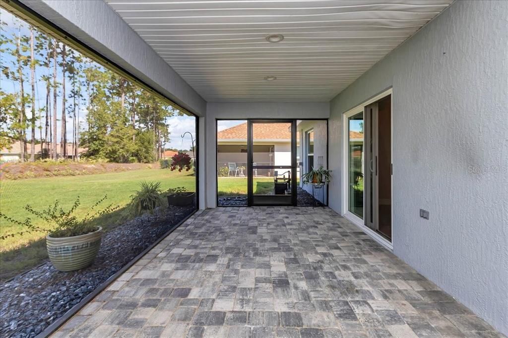 合同活跃: $310,000 (3 贝兹, 2 浴室, 1474 平方英尺)