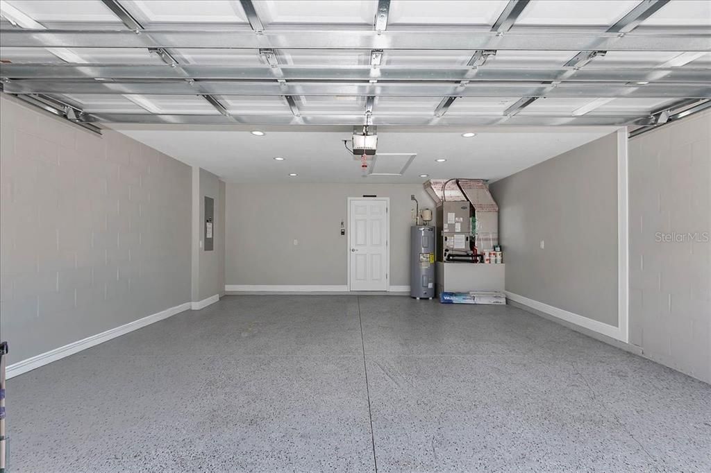 合同活跃: $310,000 (3 贝兹, 2 浴室, 1474 平方英尺)