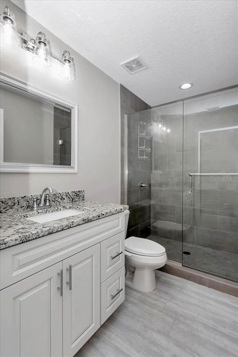 合同活跃: $310,000 (3 贝兹, 2 浴室, 1474 平方英尺)