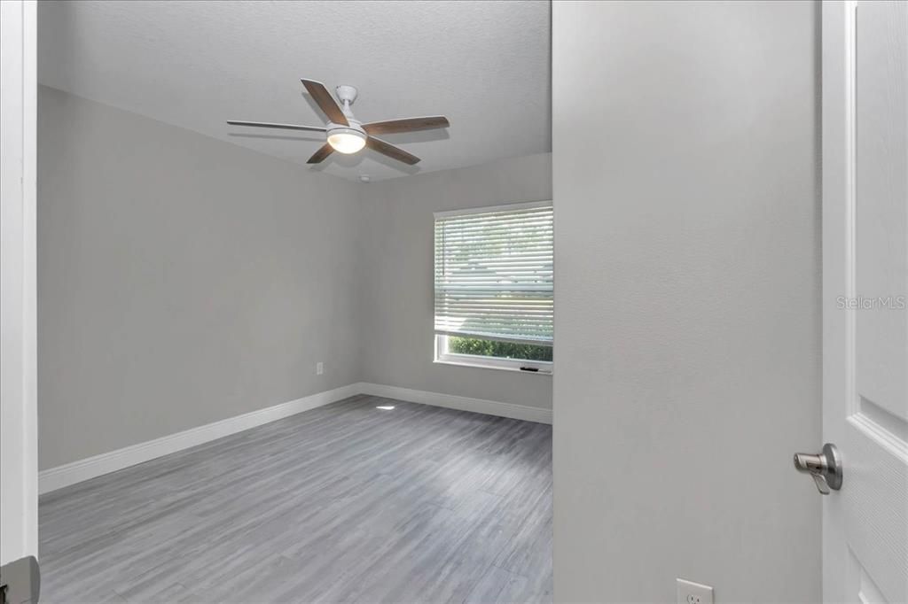 合同活跃: $310,000 (3 贝兹, 2 浴室, 1474 平方英尺)