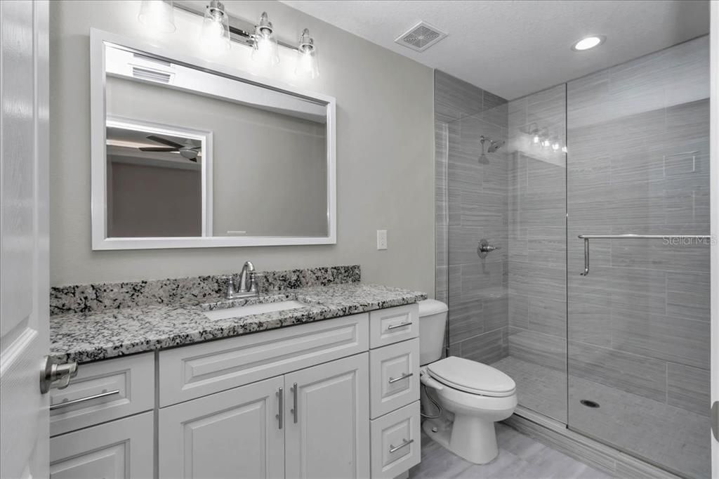 合同活跃: $310,000 (3 贝兹, 2 浴室, 1474 平方英尺)