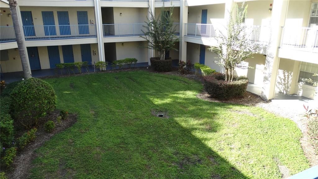 For Sale: $195,000 (1 beds, 1 baths, 842 Square Feet)