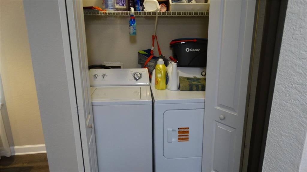 For Sale: $195,000 (1 beds, 1 baths, 842 Square Feet)