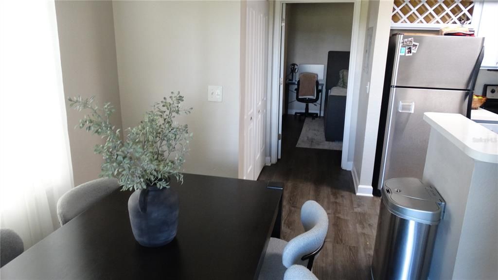 For Sale: $195,000 (1 beds, 1 baths, 842 Square Feet)