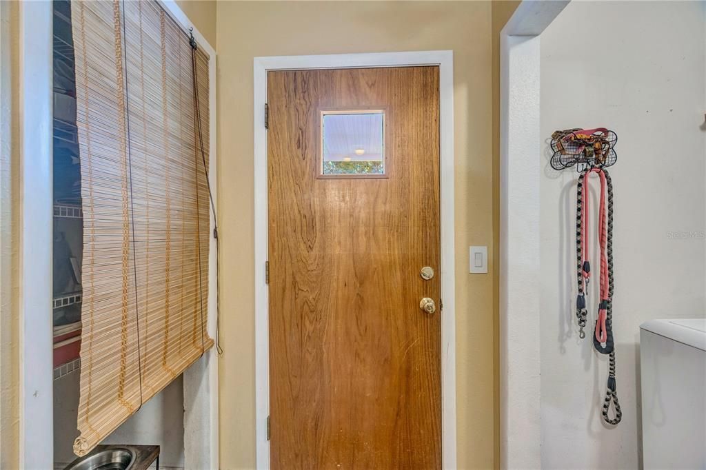 Active With Contract: $558,000 (3 beds, 2 baths, 1654 Square Feet)