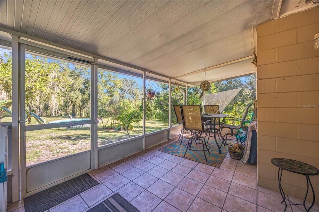 Active With Contract: $558,000 (3 beds, 2 baths, 1654 Square Feet)