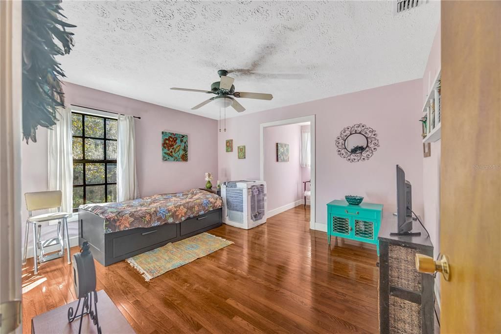 Active With Contract: $558,000 (3 beds, 2 baths, 1654 Square Feet)