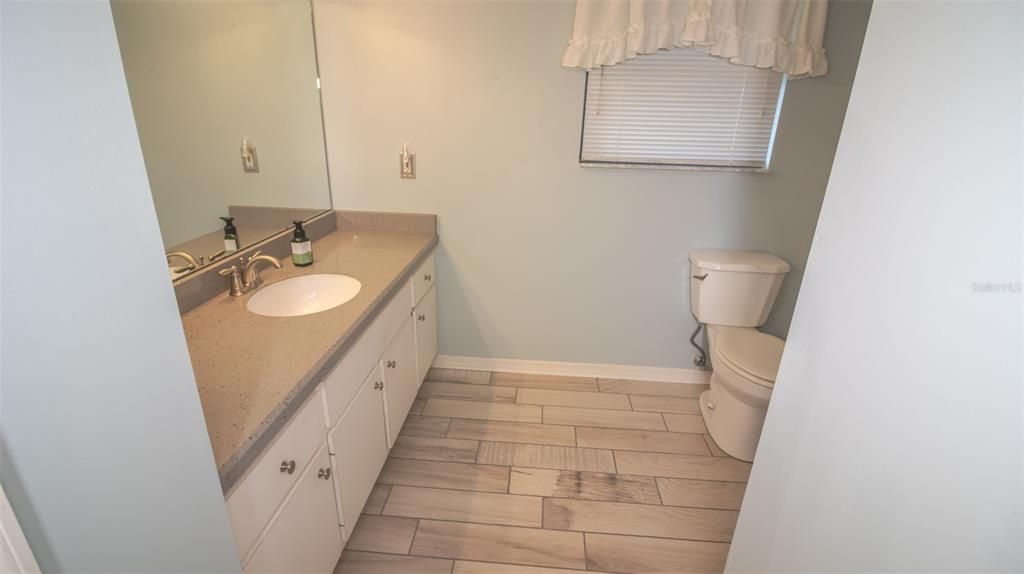 На продажу: $449,500 (3 спален, 2 ванн, 1802 Квадратных фут)