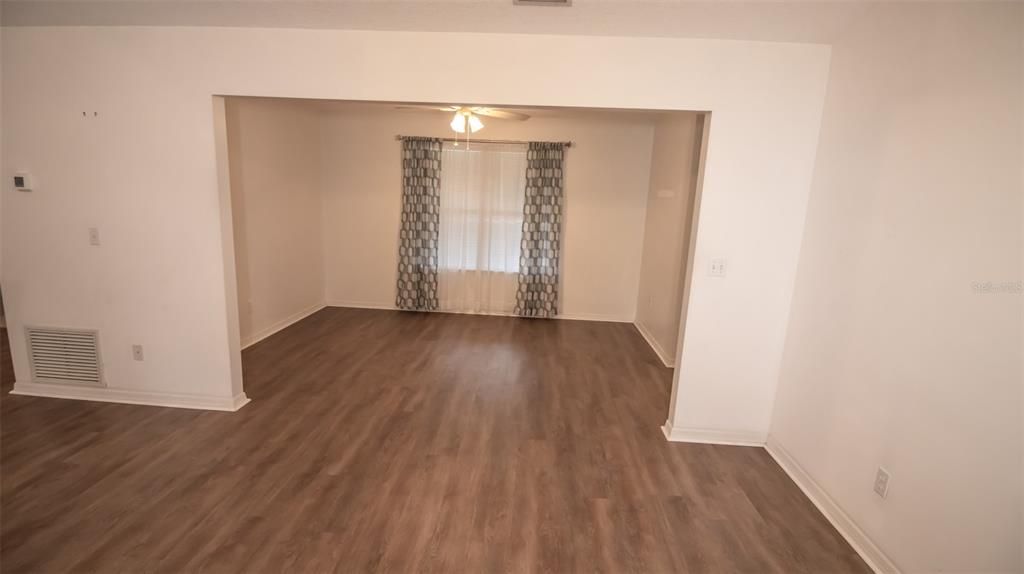 На продажу: $449,500 (3 спален, 2 ванн, 1802 Квадратных фут)