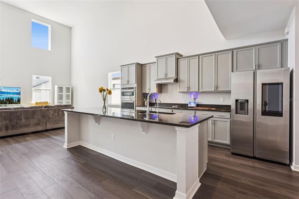 En Venta: $589,000 (4 camas, 3 baños, 3021 Pies cuadrados)