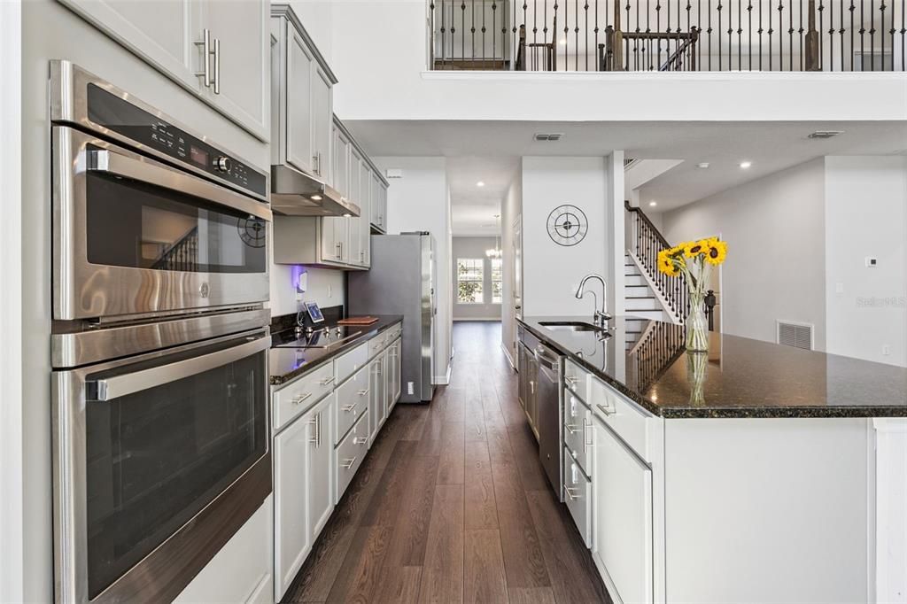 En Venta: $589,000 (4 camas, 3 baños, 3021 Pies cuadrados)