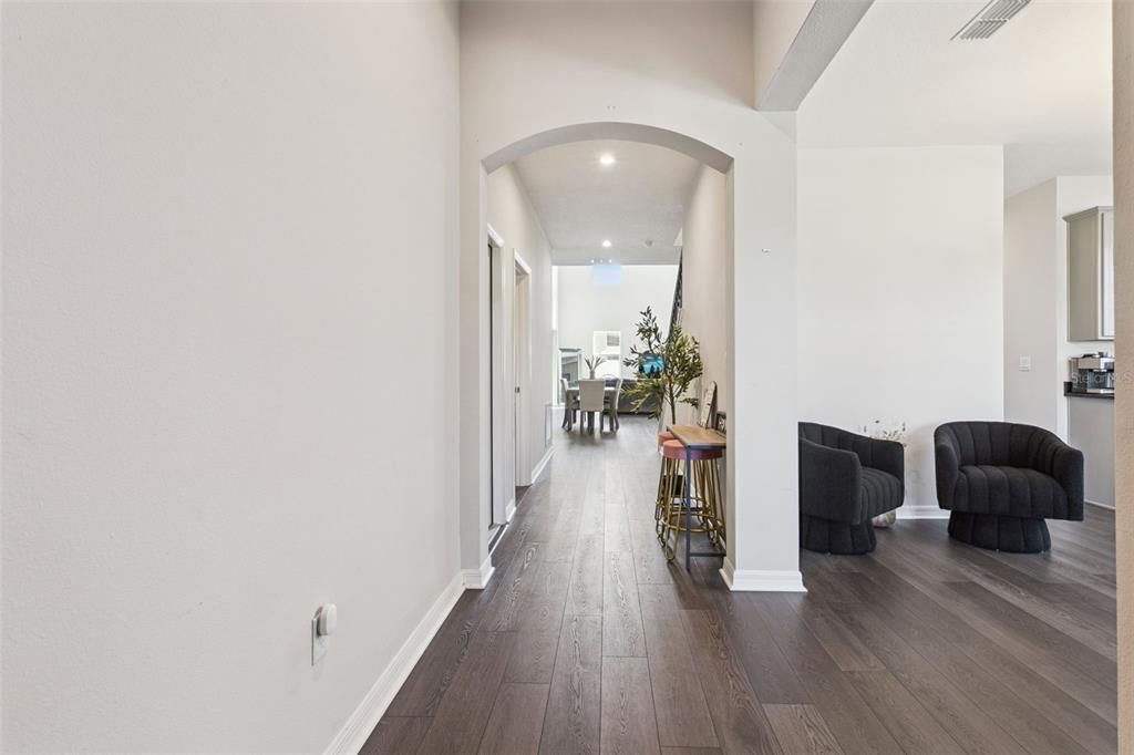 En Venta: $589,000 (4 camas, 3 baños, 3021 Pies cuadrados)