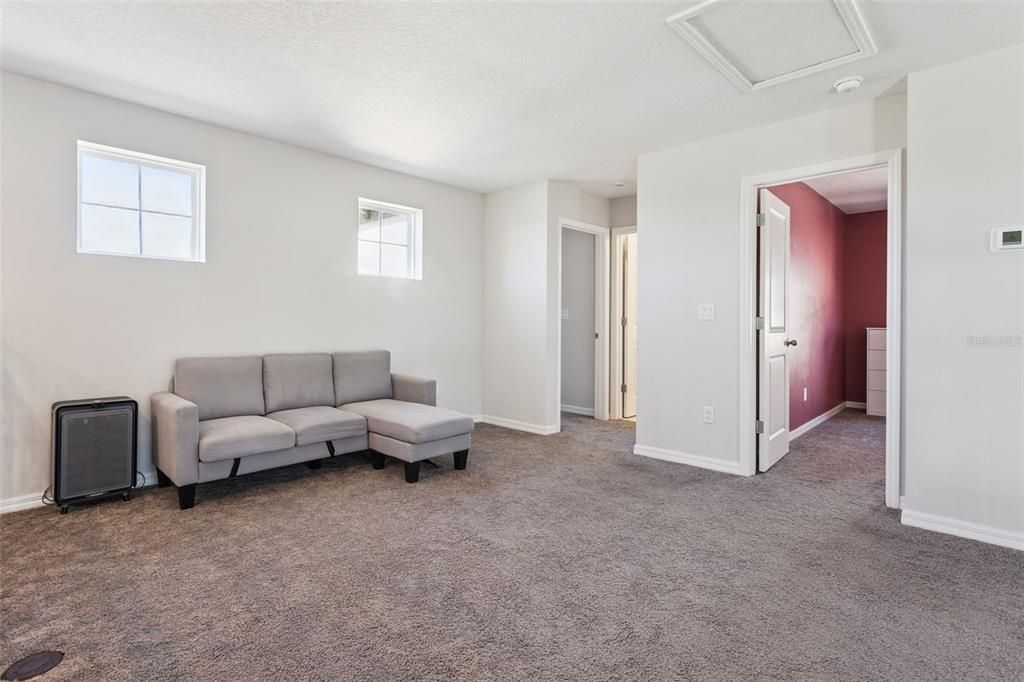 En Venta: $589,000 (4 camas, 3 baños, 3021 Pies cuadrados)