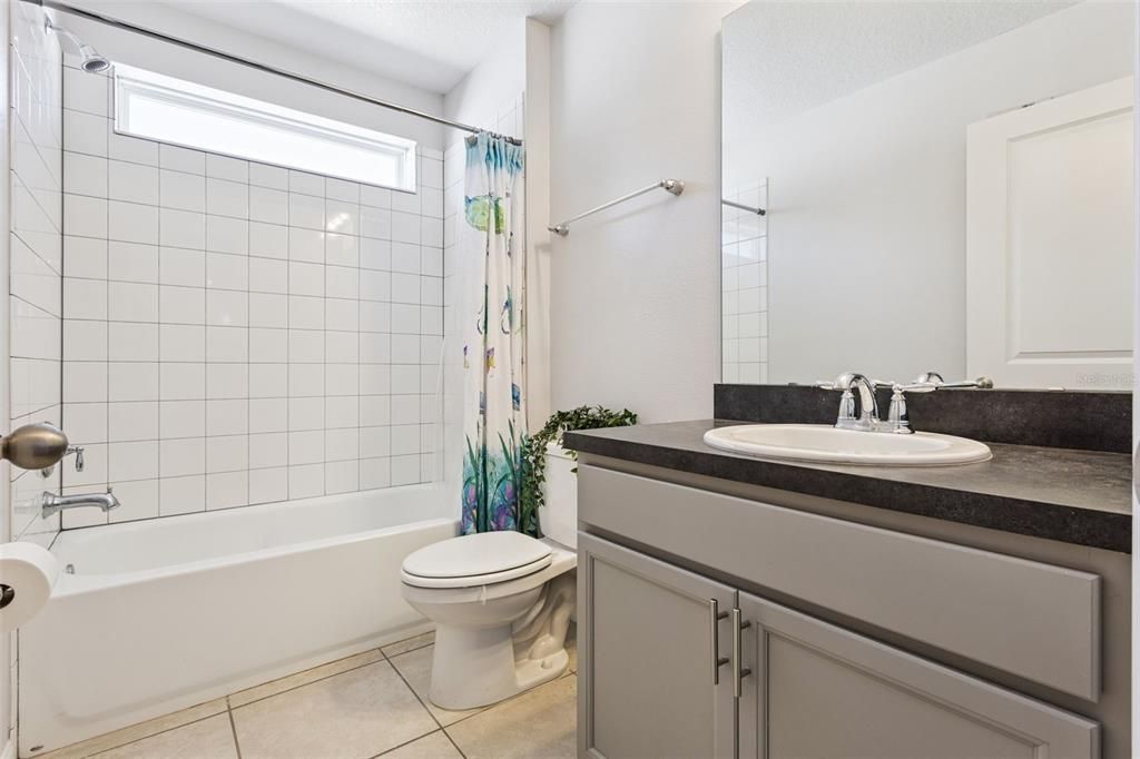 En Venta: $589,000 (4 camas, 3 baños, 3021 Pies cuadrados)