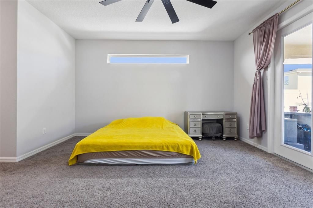 En Venta: $589,000 (4 camas, 3 baños, 3021 Pies cuadrados)