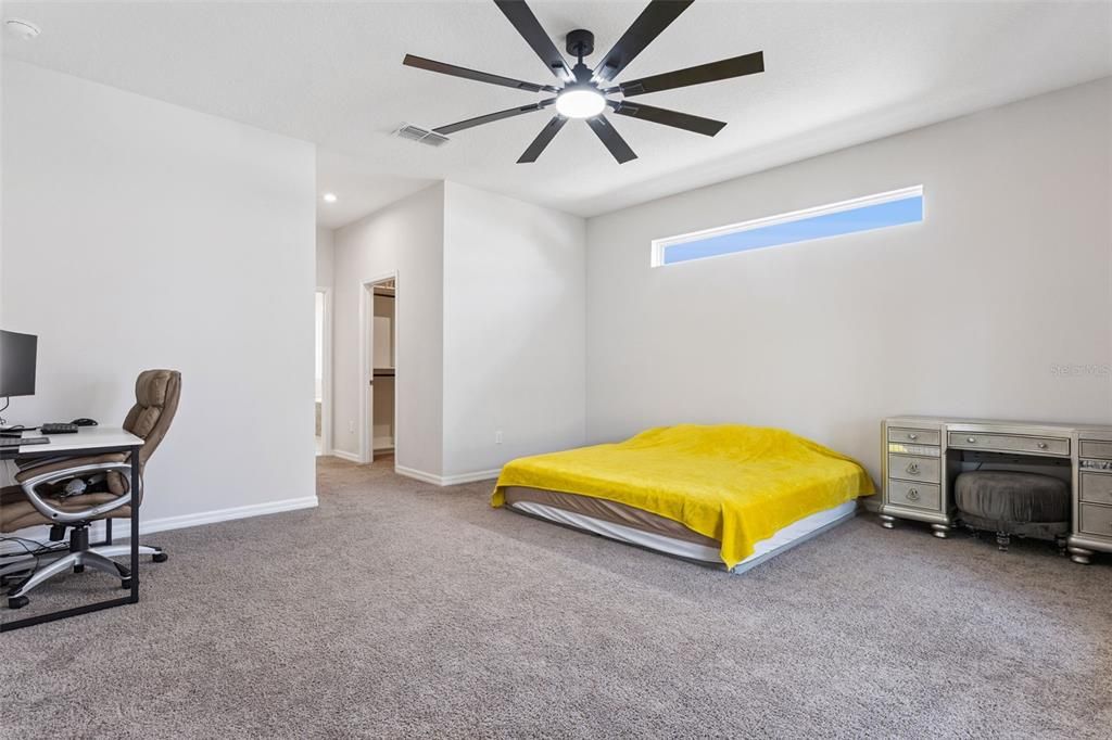 En Venta: $589,000 (4 camas, 3 baños, 3021 Pies cuadrados)