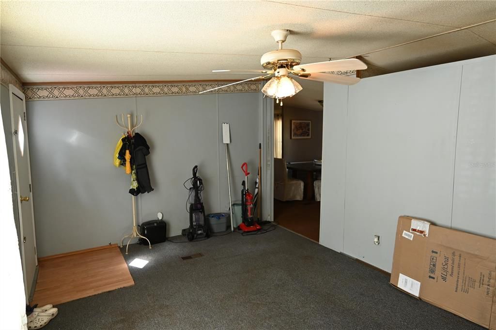 For Sale: $185,000 (3 beds, 2 baths, 1380 Square Feet)