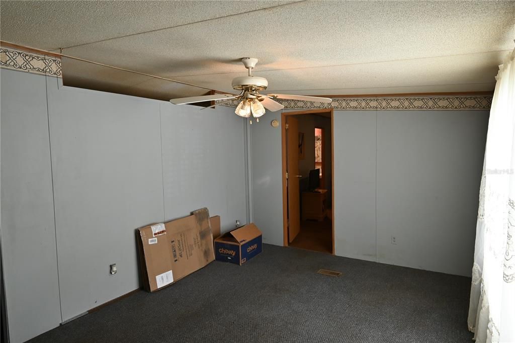 For Sale: $185,000 (3 beds, 2 baths, 1380 Square Feet)