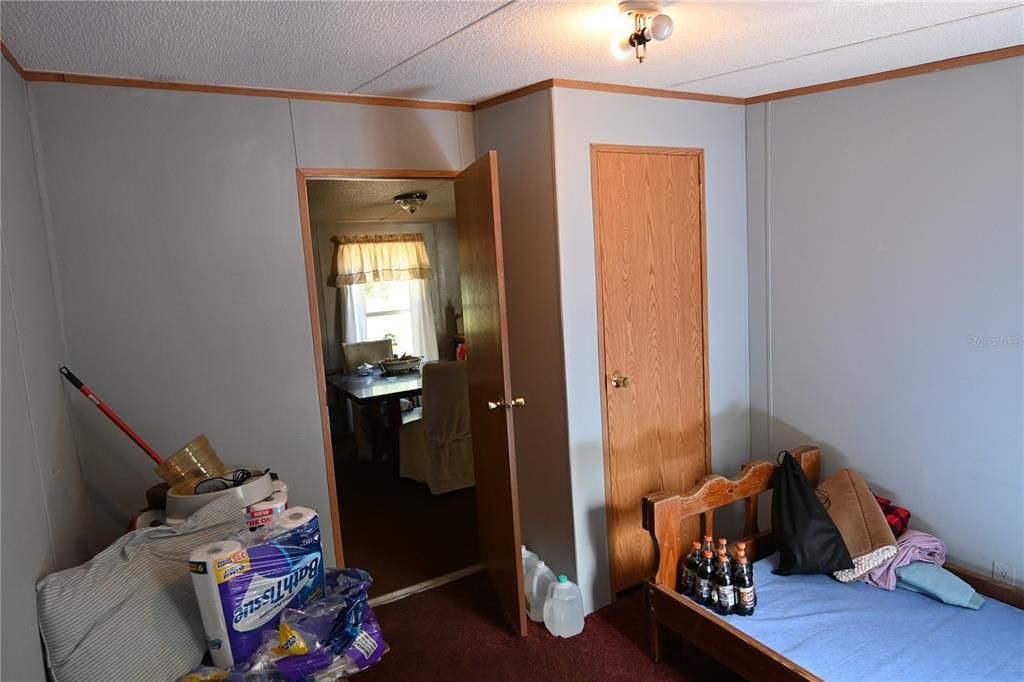 For Sale: $185,000 (3 beds, 2 baths, 1380 Square Feet)