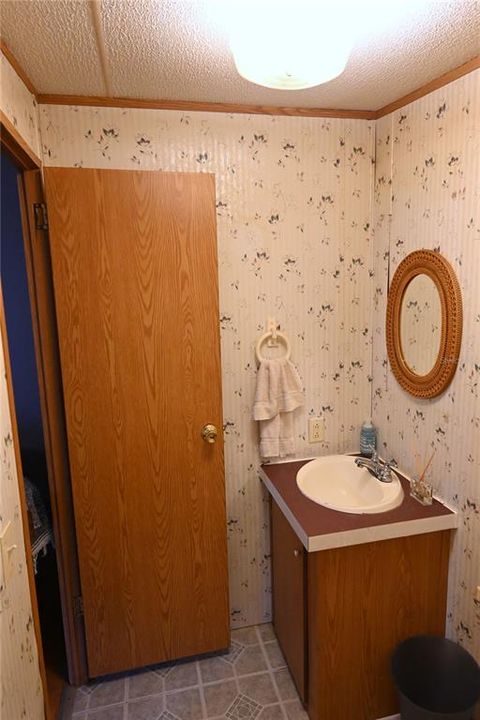 For Sale: $185,000 (3 beds, 2 baths, 1380 Square Feet)
