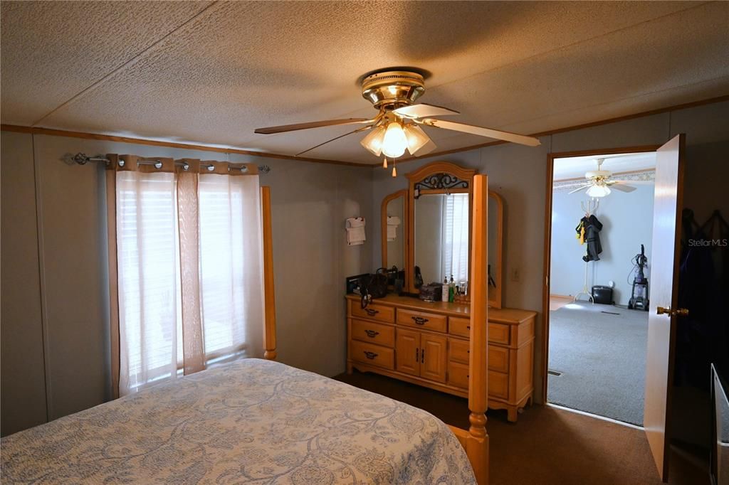 For Sale: $185,000 (3 beds, 2 baths, 1380 Square Feet)