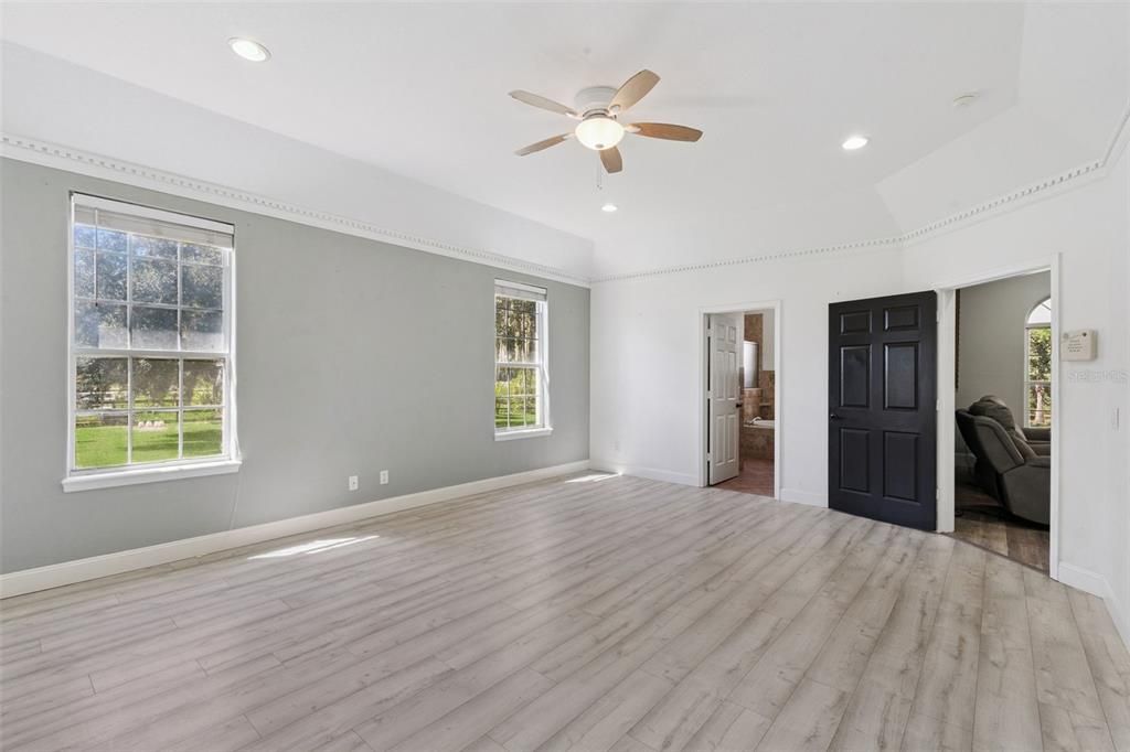 For Sale: $1,100,000 (3 beds, 4 baths, 4088 Square Feet)