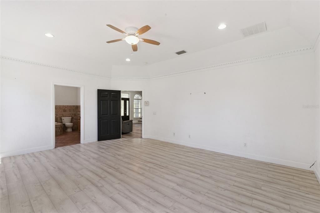 For Sale: $1,100,000 (3 beds, 4 baths, 4088 Square Feet)