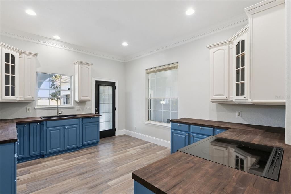 For Sale: $1,100,000 (3 beds, 4 baths, 4088 Square Feet)