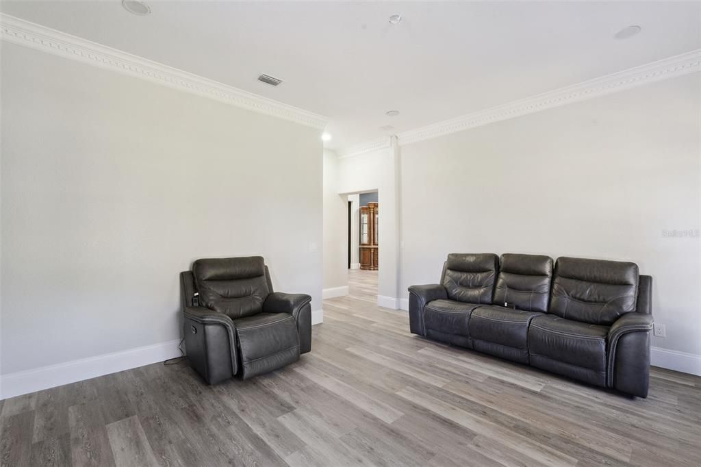 For Sale: $1,100,000 (3 beds, 4 baths, 4088 Square Feet)