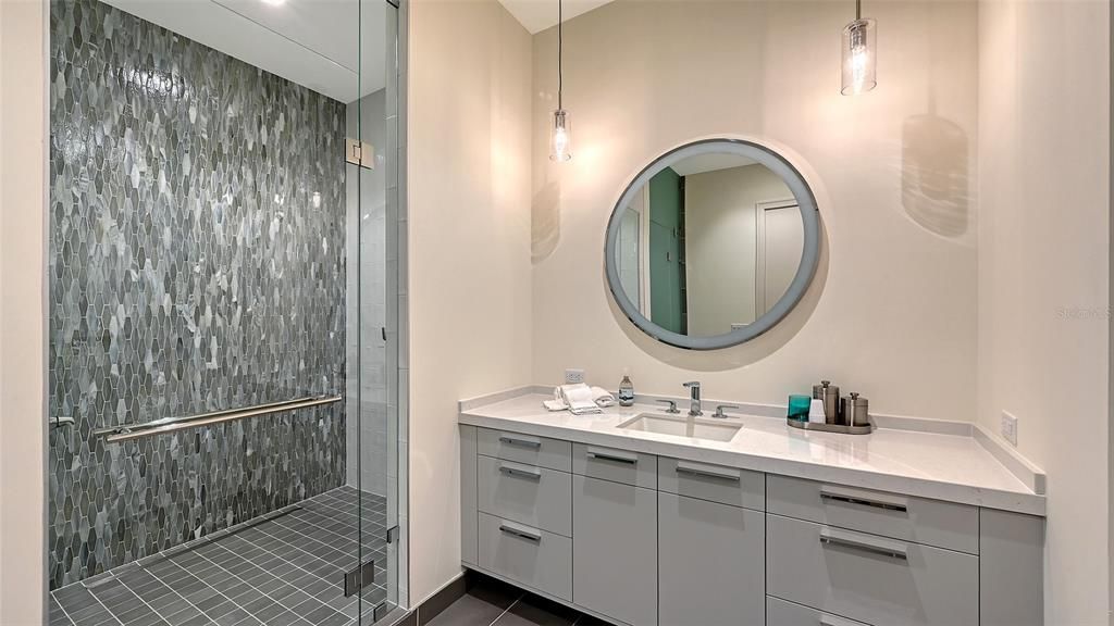 For Sale: $2,400,000 (2 beds, 2 baths, 2154 Square Feet)