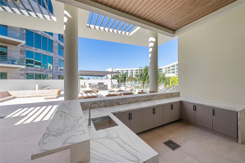 For Sale: $2,400,000 (2 beds, 2 baths, 2154 Square Feet)