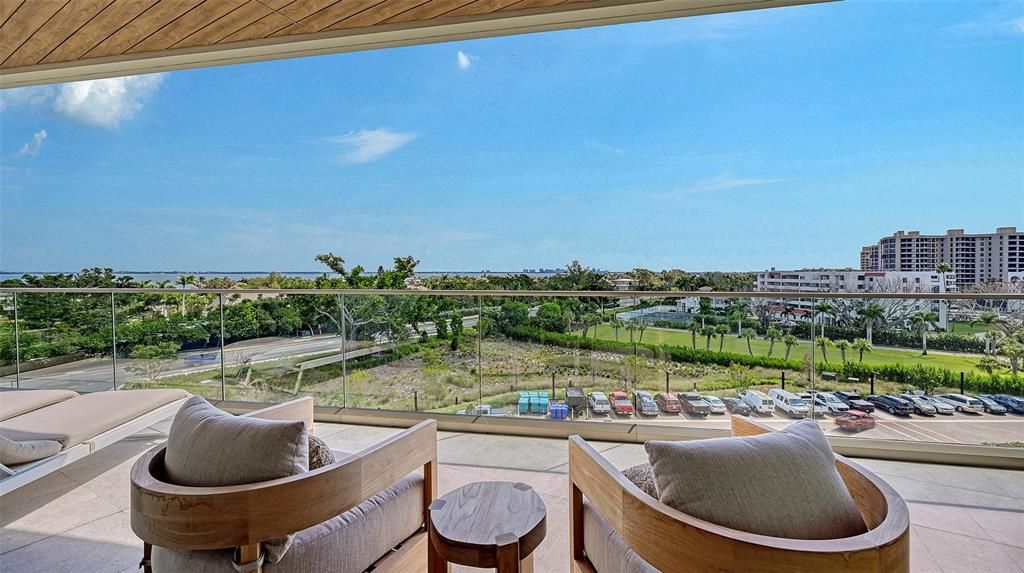 For Sale: $2,400,000 (2 beds, 2 baths, 2154 Square Feet)