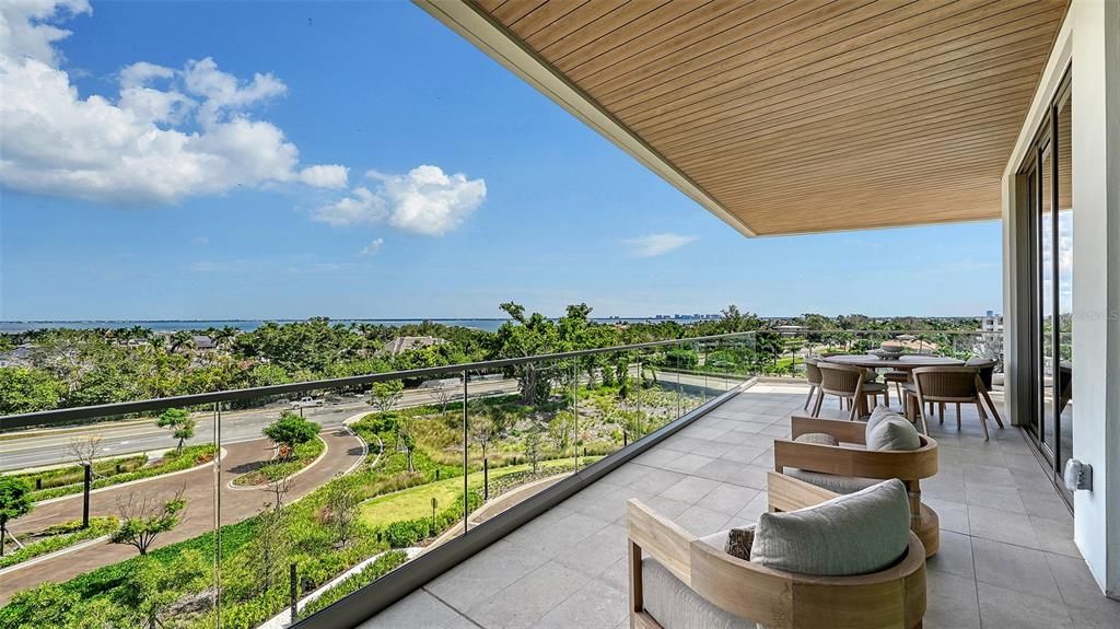 For Sale: $2,400,000 (2 beds, 2 baths, 2154 Square Feet)