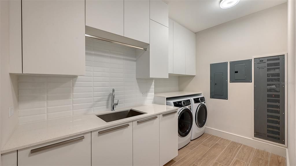 For Sale: $2,400,000 (2 beds, 2 baths, 2154 Square Feet)