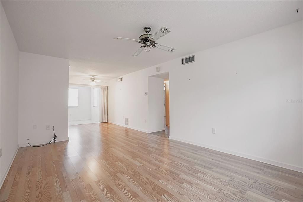 En Renta: $1,450 (2 camas, 2 baños, 965 Pies cuadrados)