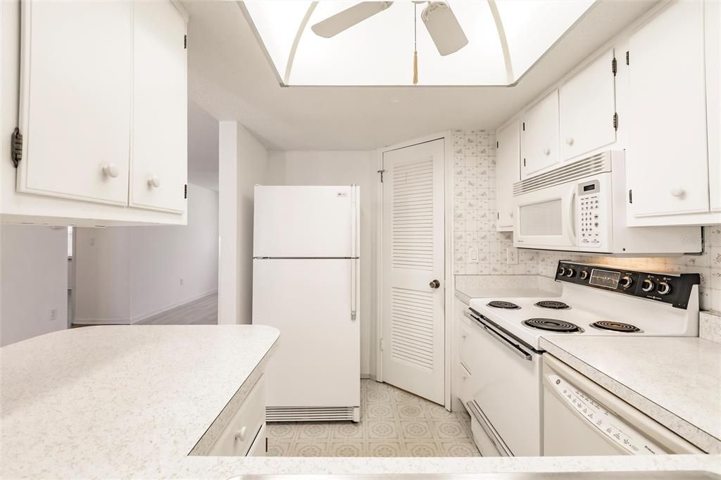 En Renta: $1,450 (2 camas, 2 baños, 965 Pies cuadrados)