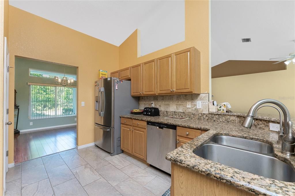 For Sale: $400,000 (4 beds, 2 baths, 2192 Square Feet)