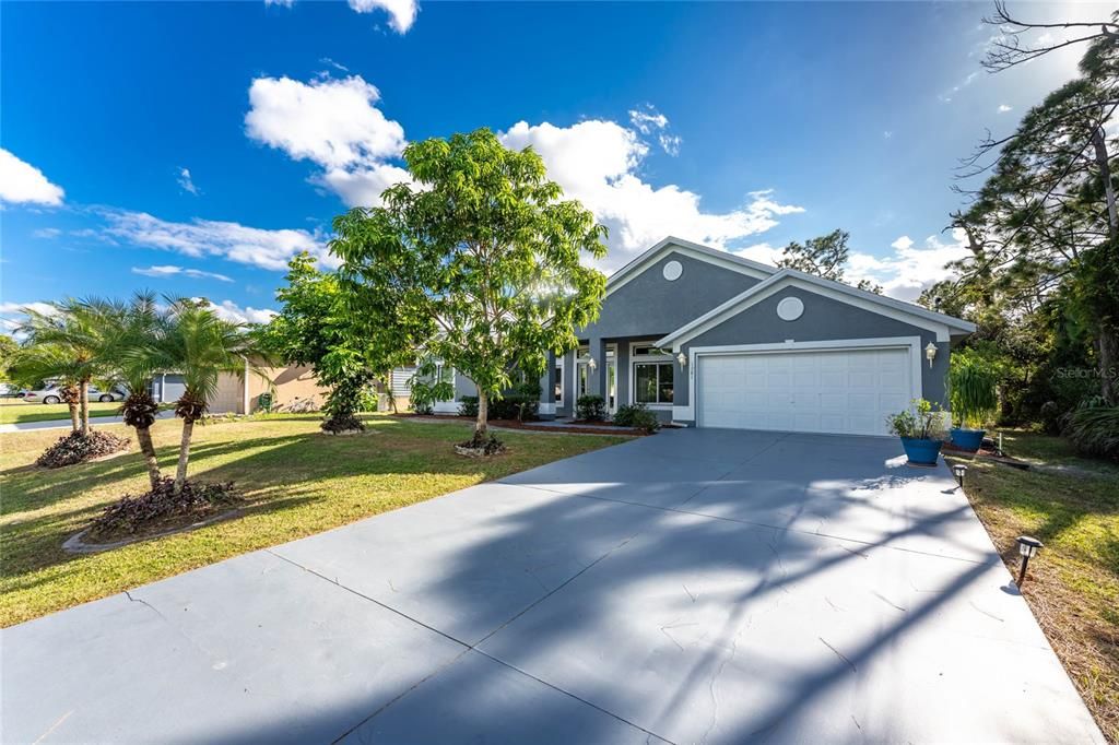 For Sale: $400,000 (4 beds, 2 baths, 2192 Square Feet)