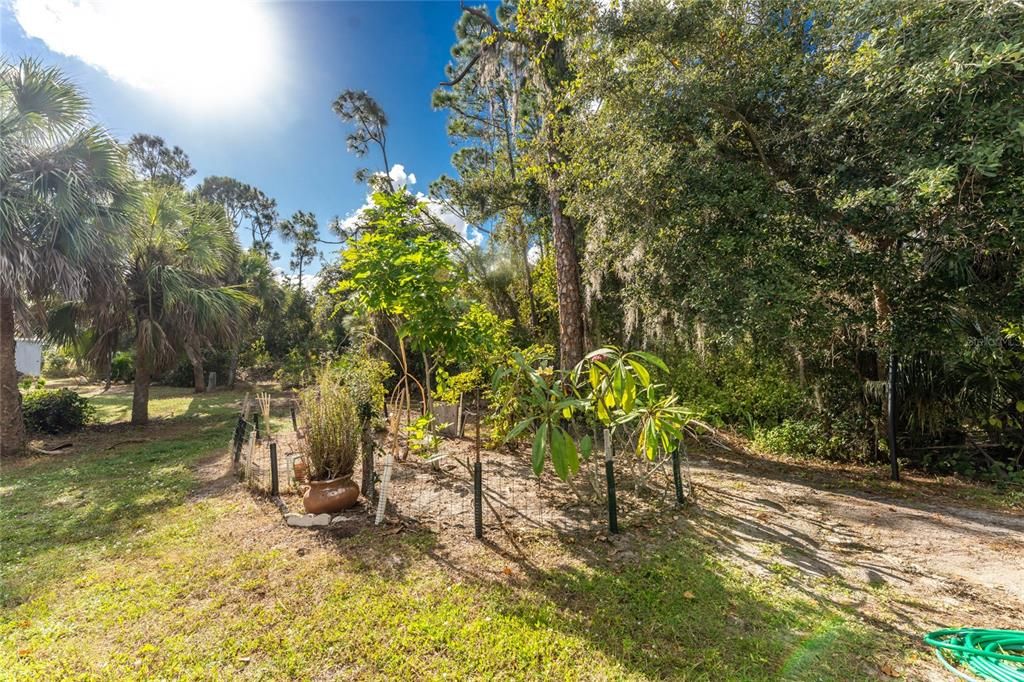 For Sale: $400,000 (4 beds, 2 baths, 2192 Square Feet)