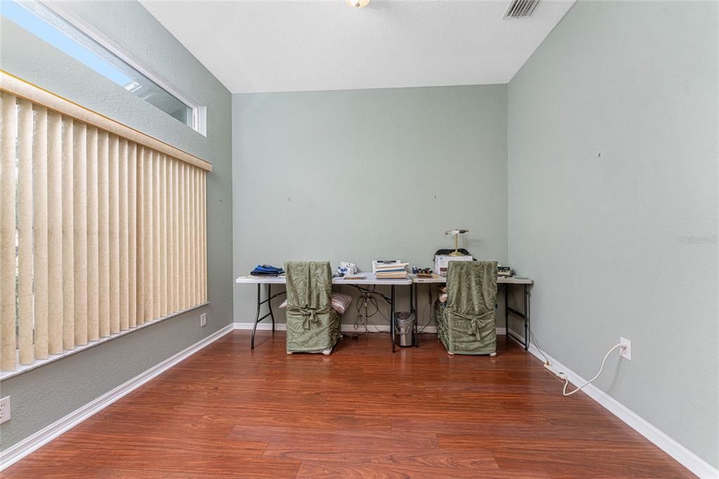 For Sale: $400,000 (4 beds, 2 baths, 2192 Square Feet)