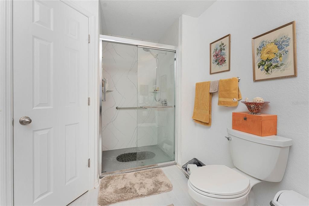 For Sale: $400,000 (4 beds, 2 baths, 2192 Square Feet)