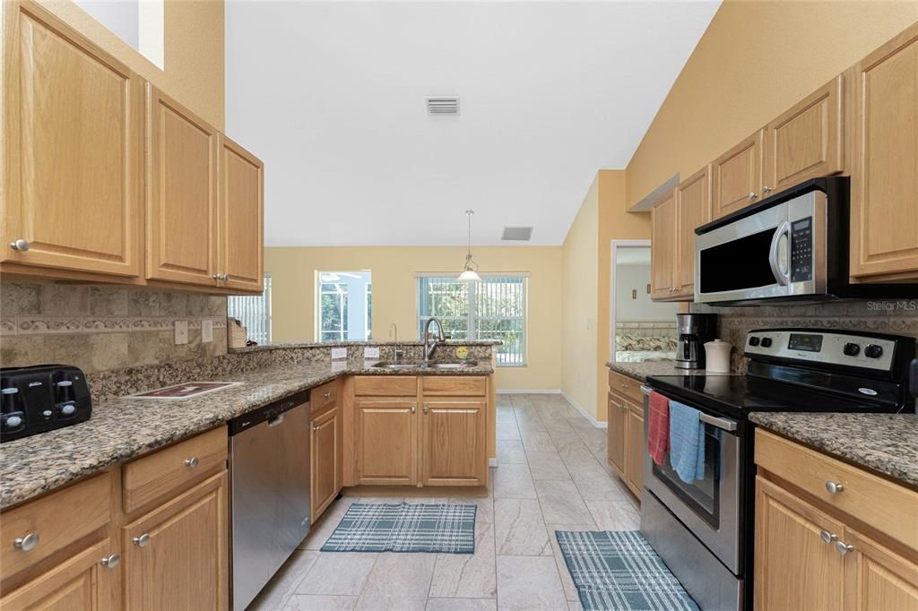 For Sale: $400,000 (4 beds, 2 baths, 2192 Square Feet)